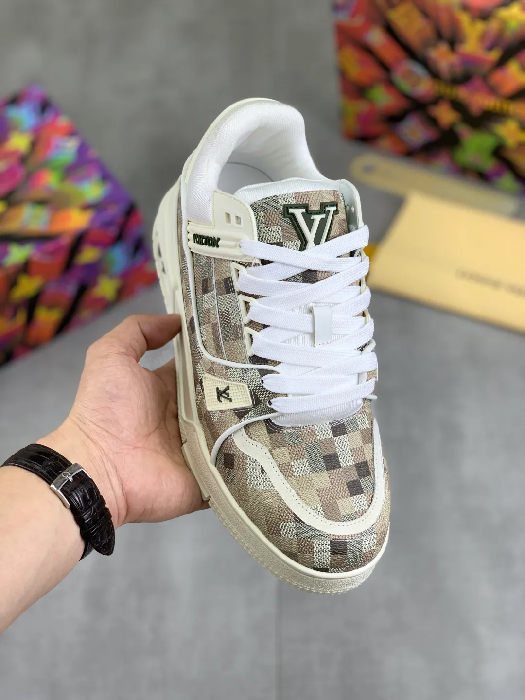 Men's men's shoes 💰P580 New style 💰💎💎Latest color High version 2025Louis*Vuitto* LV Traine Catwalk TRAINER outsole and fabric private model A shoe that definitely costs a lot of money and effort. This series was designed after the arrival of Vifgil. It is favored by many fans every season. Original TPU outsole Original packaging Color: black Available in white (available from stock, super fast shipping) Code number: 35-46